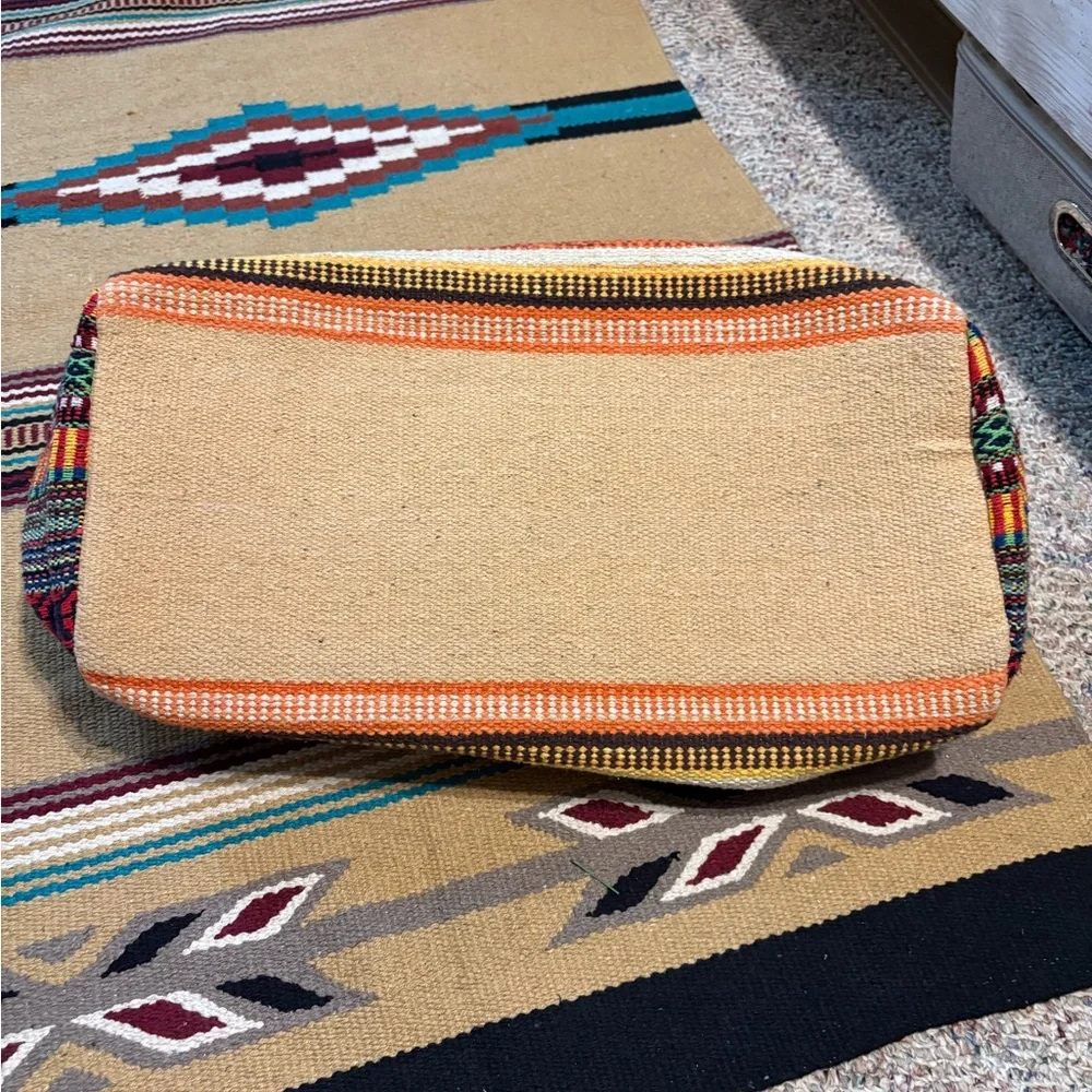 Aztec Weekender/Duffle Bag - Picture 5 of 9